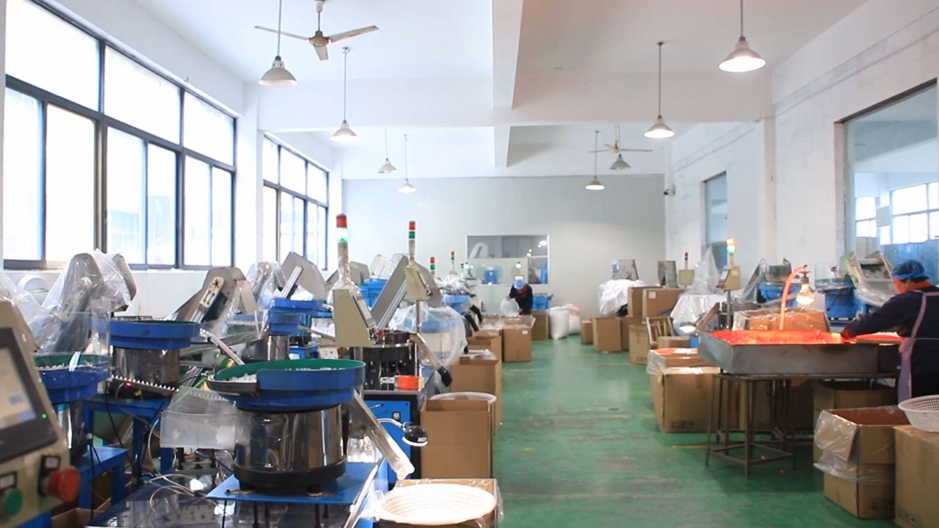 Zhejiang Santong Plastic Industry Co., Ltd. Plastic Bottles