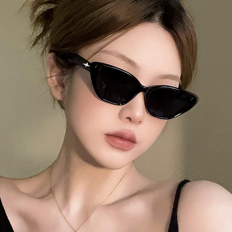 Yiwu Dano Glasses Co., Ltd. Luxury Sunglasses Brand Woman Mens Logo Printing Small Frame Fashion Glasses Black Cat Eye Frame Sunglasses 2024
