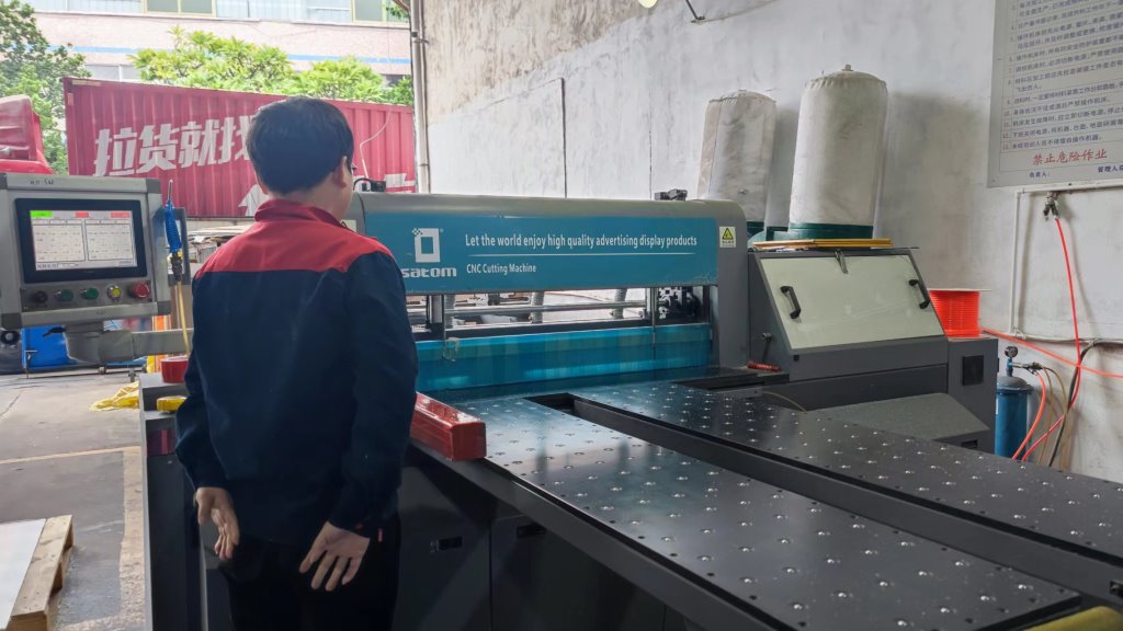 Guangzhou Shengtong Display Products Co., Ltd. Acrylic Display Stand
