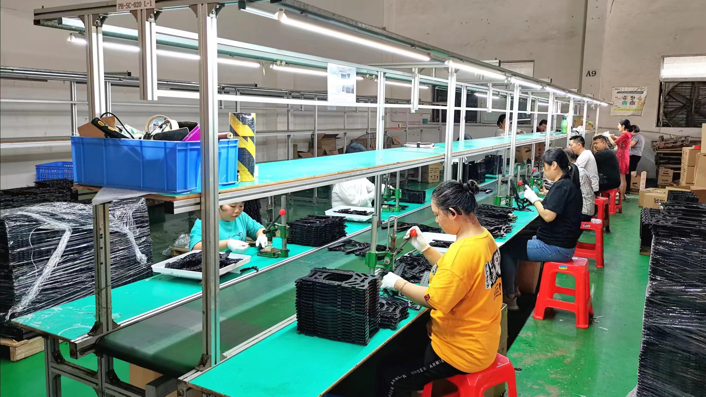Zhongshan Penghui Qinghai Metal & Plastic Co., Ltd. Beer Mugs