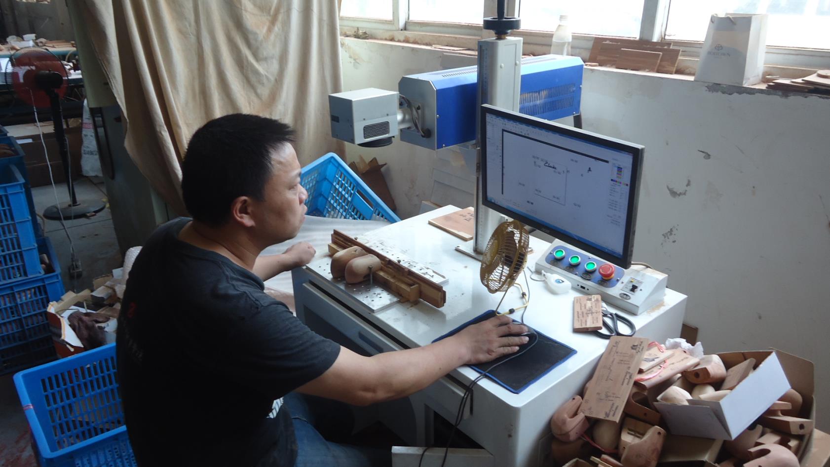 Ningbo Hi-Tech Zone Embody Trading Co., Ltd. Cedar Shoe Tree