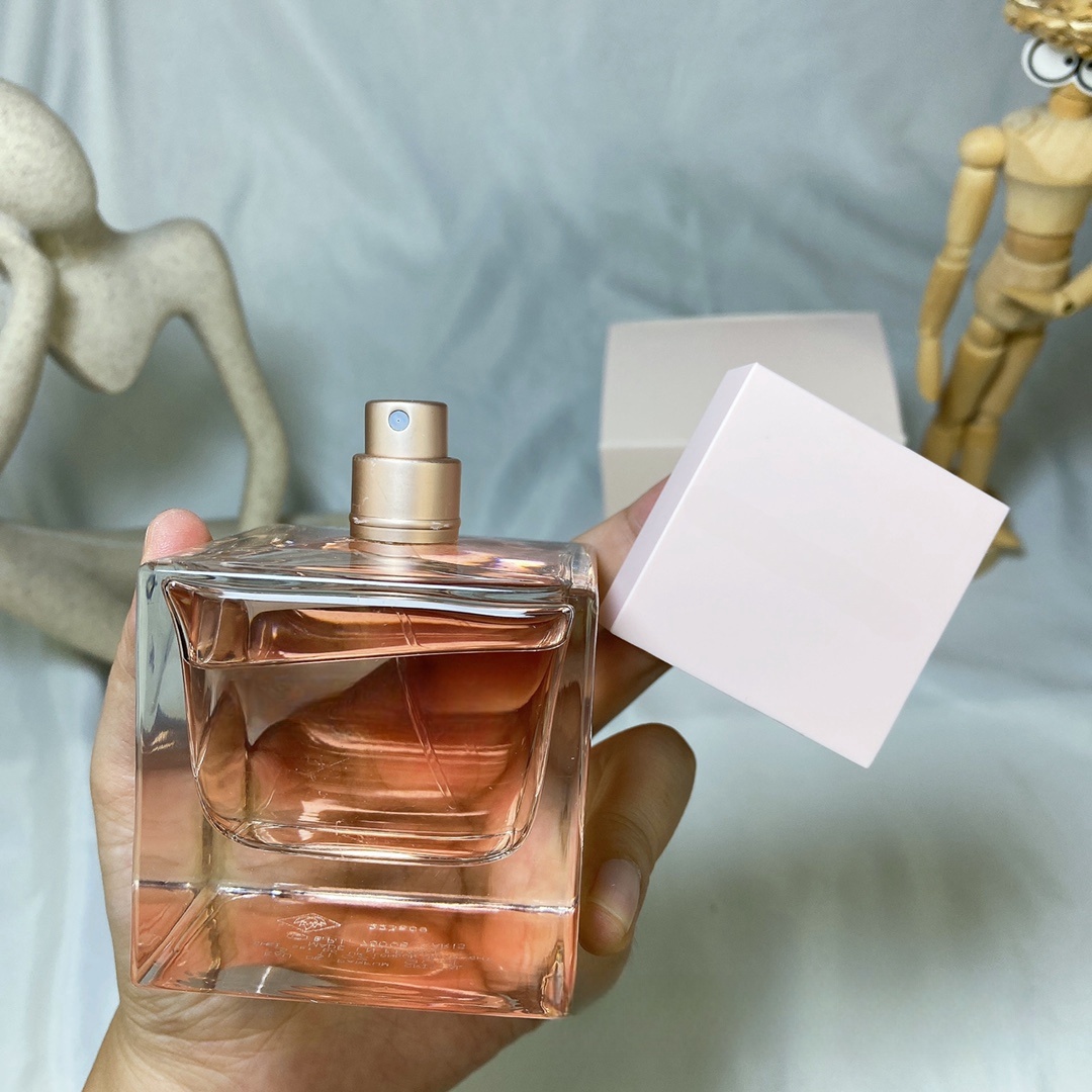 Shenzhen Baoan District Dunshibao Firm(individual Business) Best-Selling Women's Natural Fragrance Perfume Gentle Lady Cool Parfum