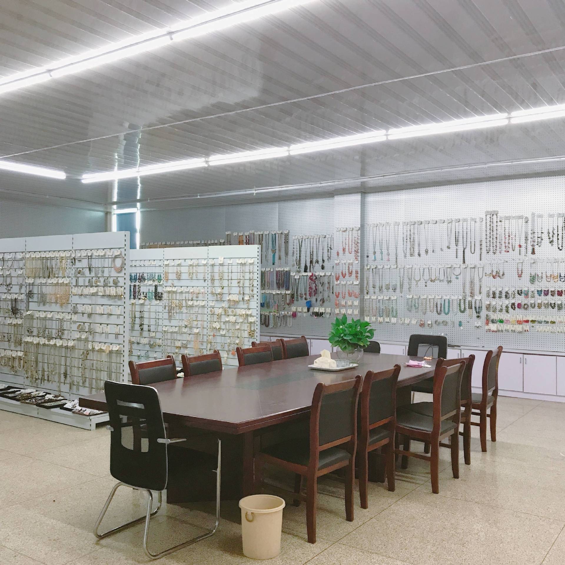 Dongguan Jinli Clothing Co., Ltd. dresses