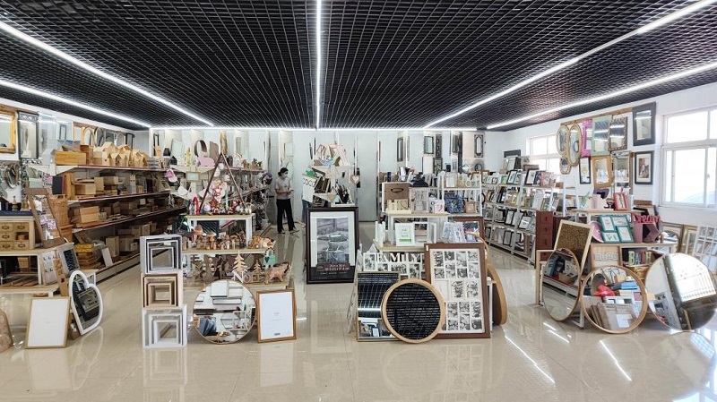 Qingdao Yinlongfei Handicraft Co., Ltd. Photo Frames