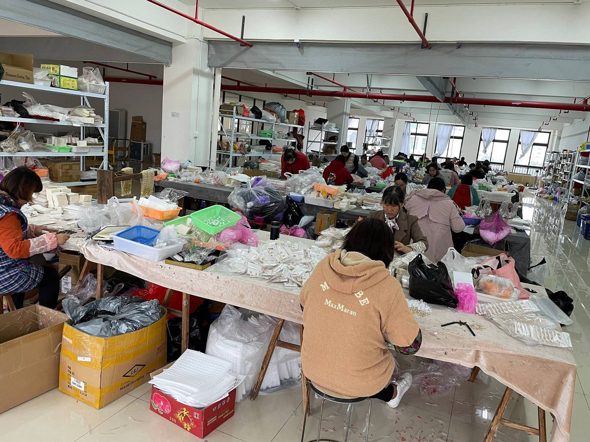 Yiwu Youerletao Trading Co., Ltd. Hair Combs