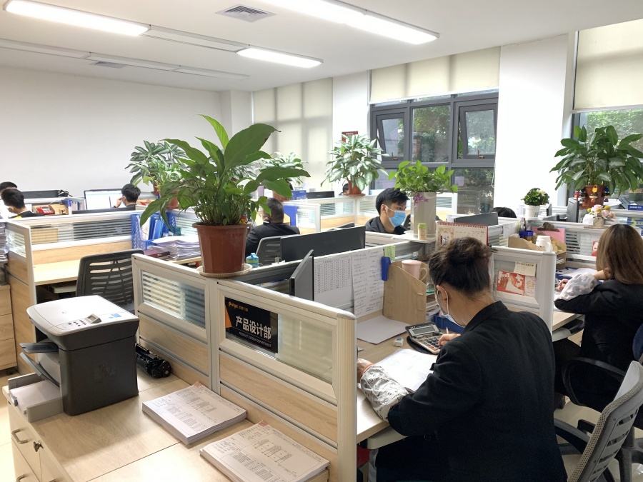 Shengzhou Yili Necktie & Garment Co., Ltd. Neckties