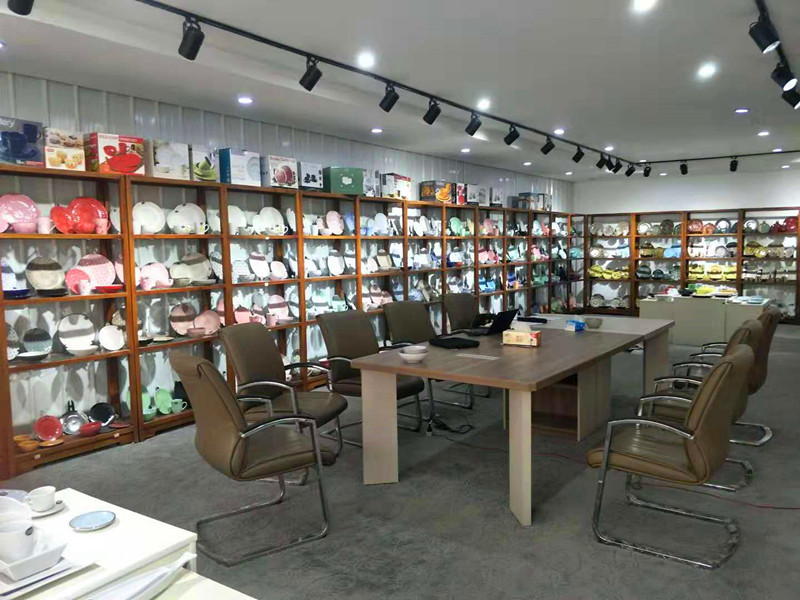 Henan Fuou Import & Export Co., Ltd. Ceramic Dinnerware Set