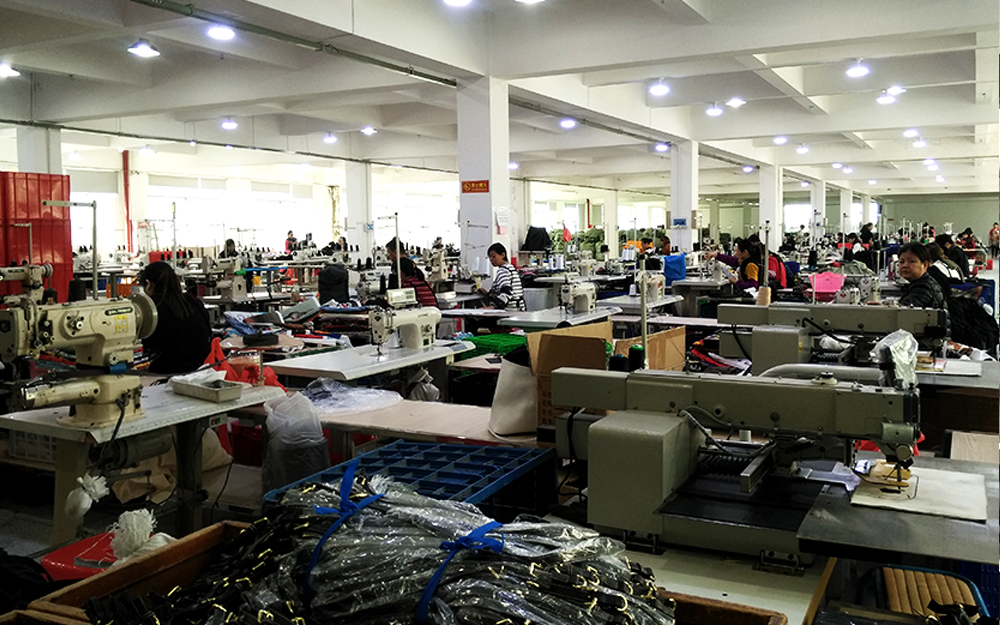 Quanzhou Jingpu Supply Chain Management Co., Ltd. Handbags