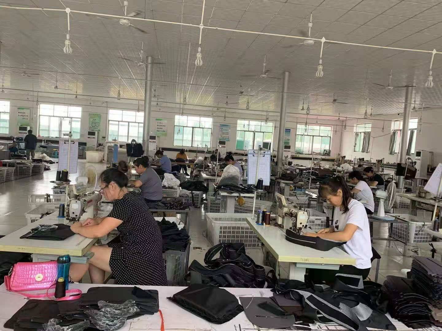 Baoding Feishisha Bags Manufacturing Co., Ltd. factory image 2