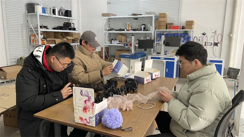 Ningbo LKY Commodity Co., Ltd. Hair Brushes