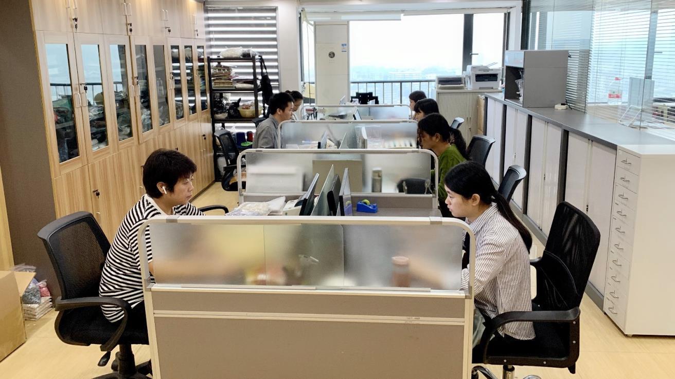 Guangzhou Xinzhuo Apparel Co., Ltd. factory image 3