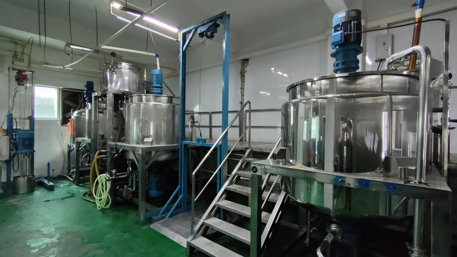 Guangzhou Mingkou Cosmetic Co., Ltd. factory image 6