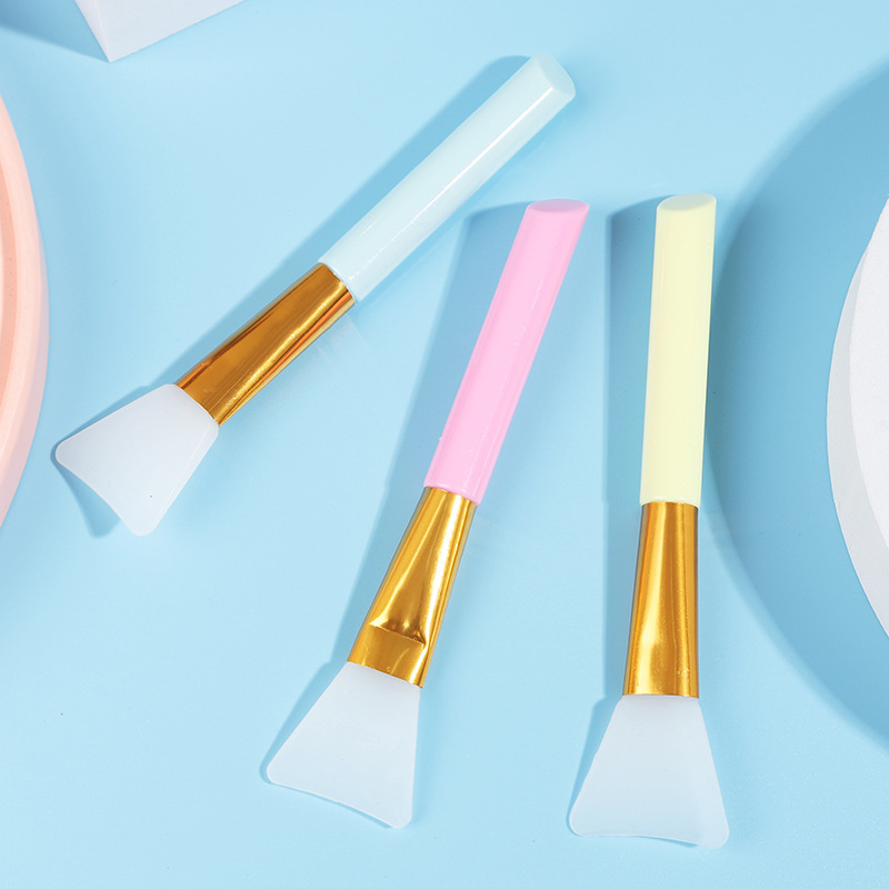 Cosmetic brush