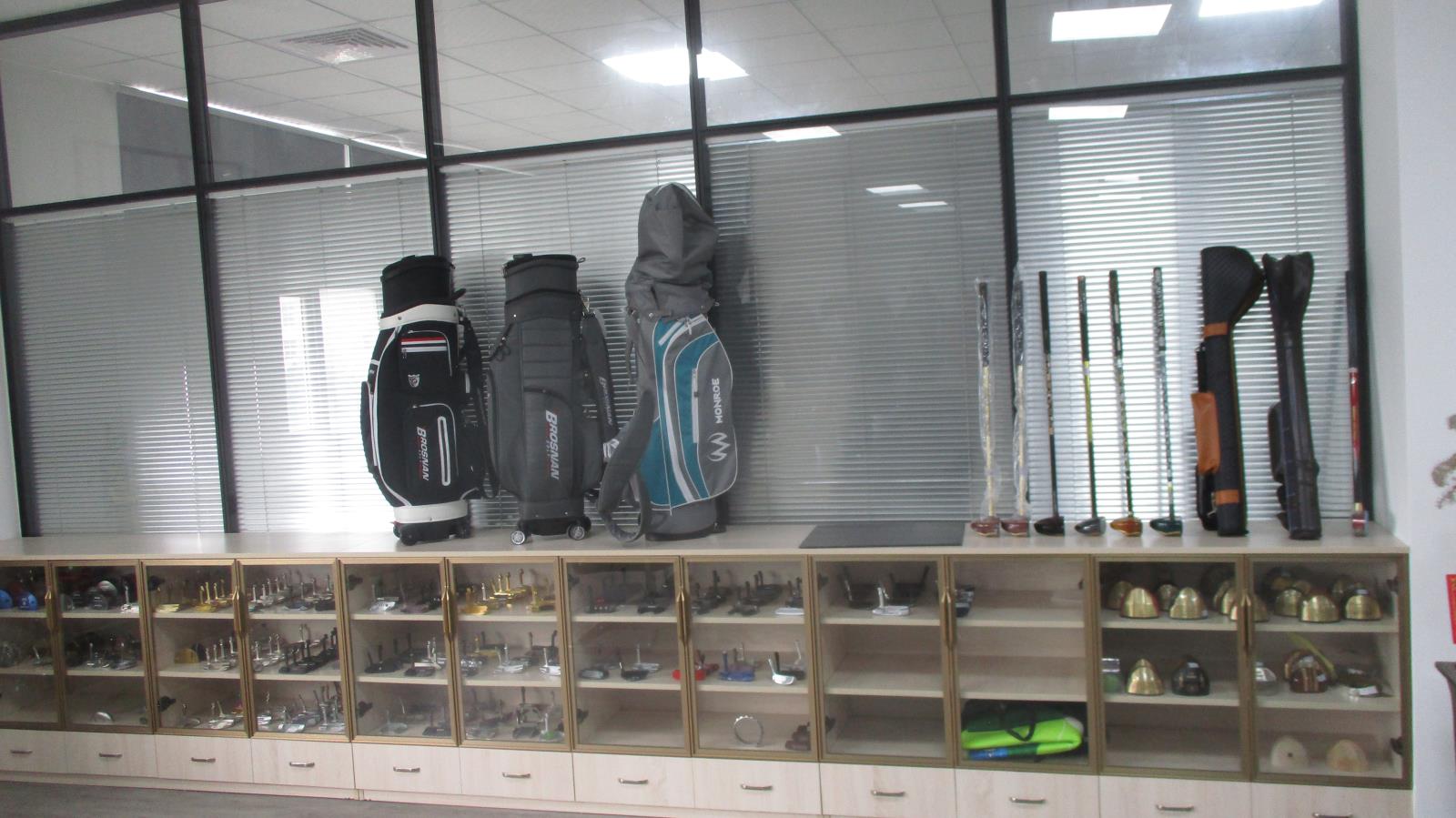 Xiamen Golfmylo Sports Equipment Co., Ltd. Golf Clubs