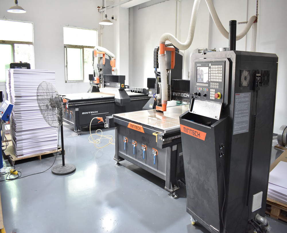Shenzhen Rayyi Zhicheng Plexiglass Products Co., Ltd. factory image 2