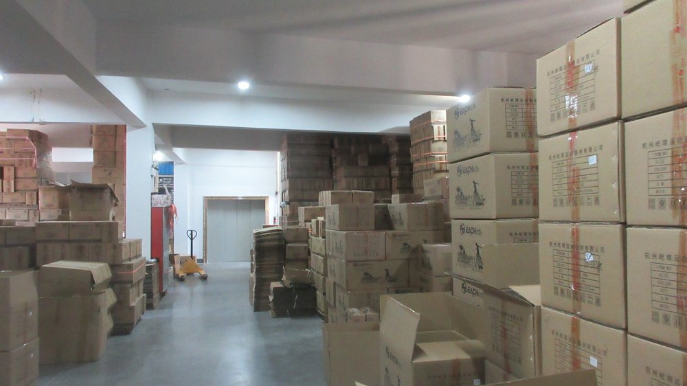 Hangzhou Yiqi Sports Equipment Co., Ltd. Inline Skates