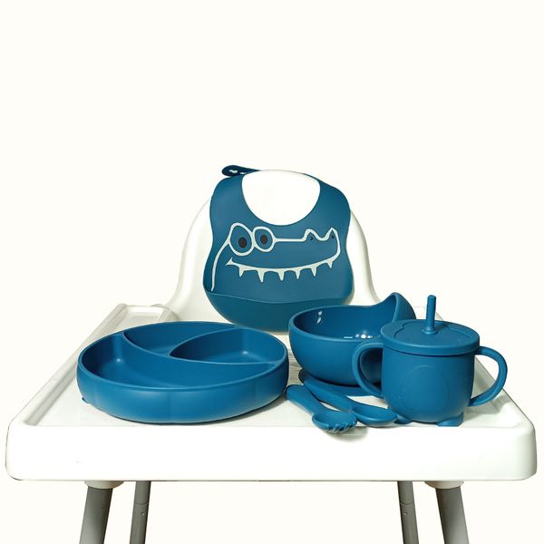 Baby Tableware Feeding Set Bebe Food Feeder Plate Suction Plato Waterproof Babero Colorful Design Bib With Cutlery Cup