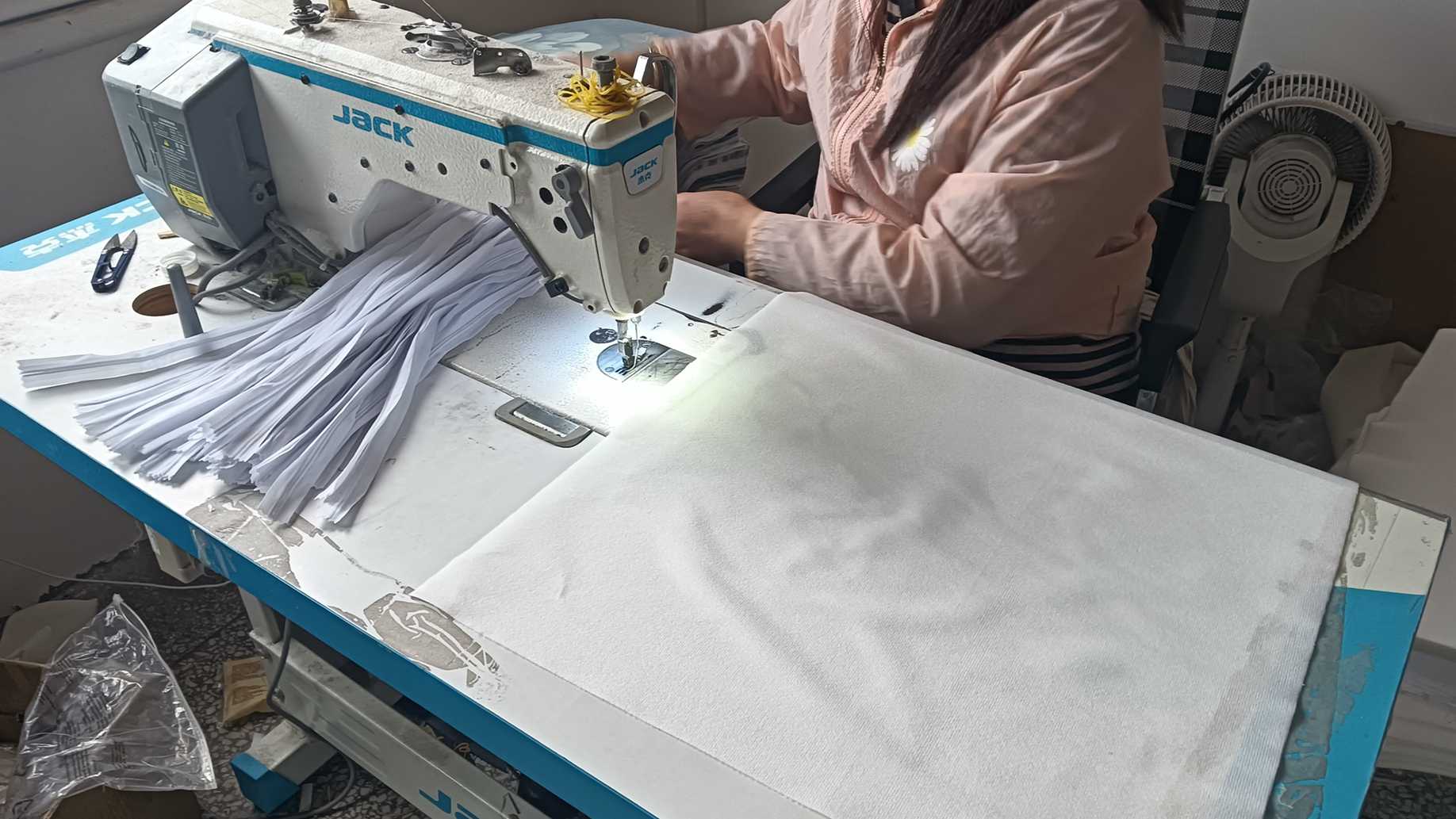 Yiwu Hearty Housewares Co., Ltd. Surf Poncho Towel