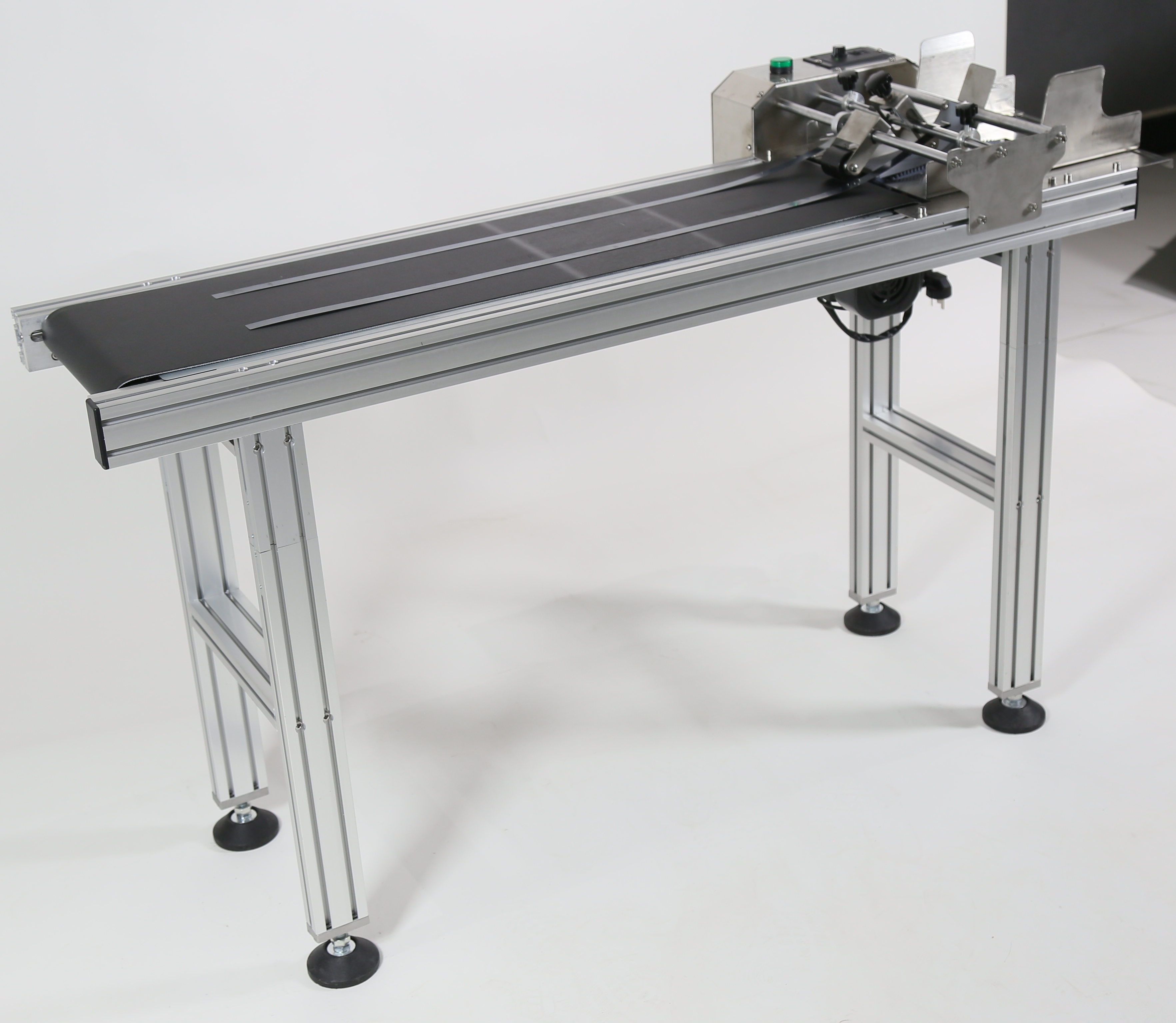Yaomatec Automatic Feeder Conveyor Plastic Bag Carton Box Paging Machine Paper Label Pagination Machine for Printer