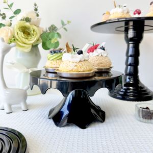 cake stand for centerpieces for wedding table
