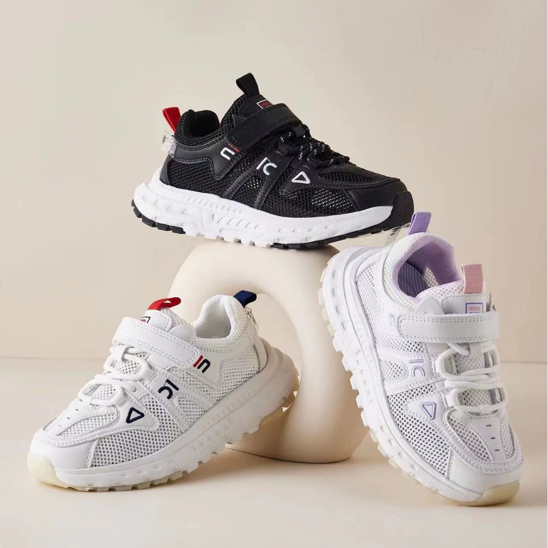 Guangzhou Jinyixiu Clothing Firm Wholesale of new children's shoes, outdoor mesh, breathable sports, boys' coconut shoes, new girls' casual mesh shoes