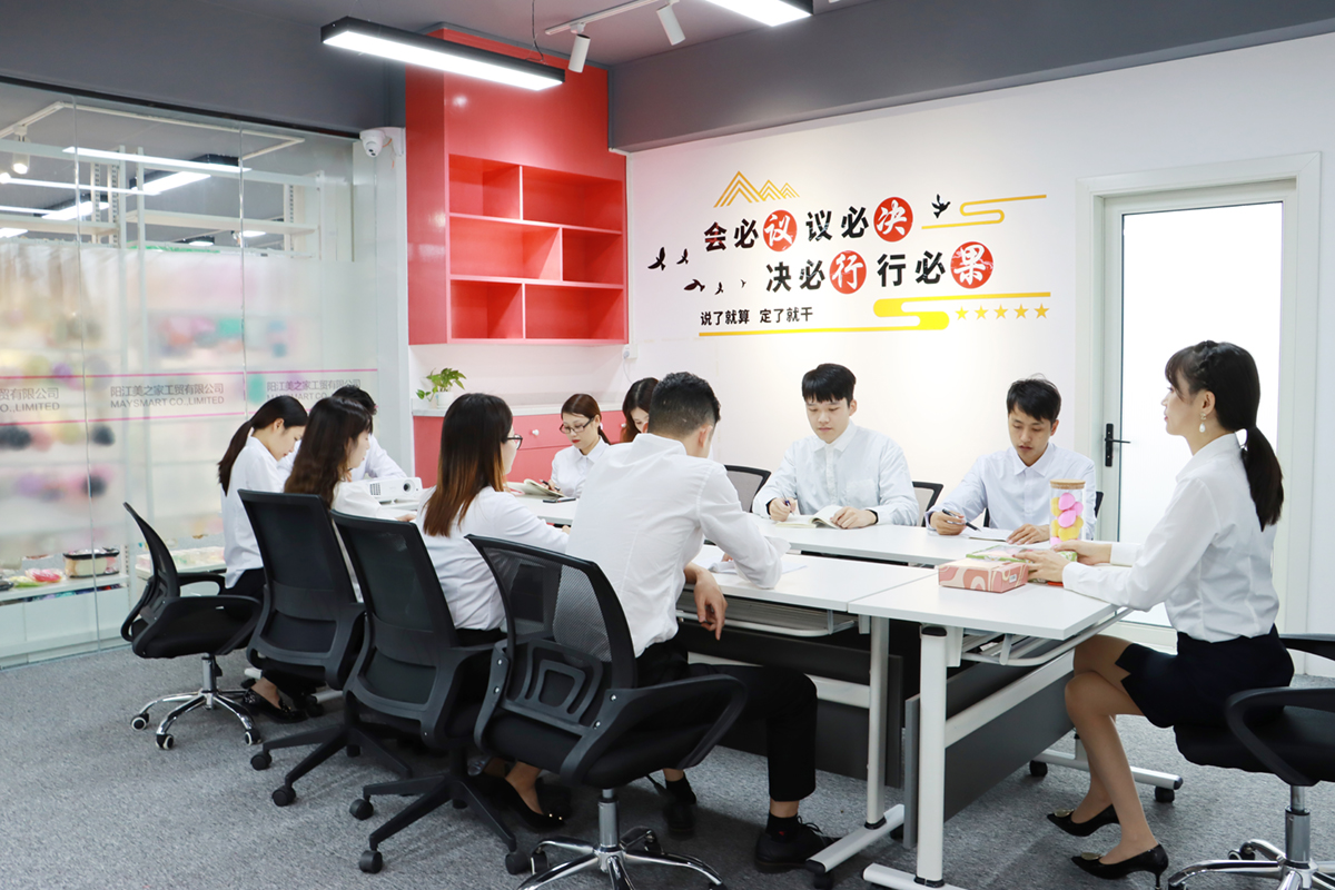 Yangjiang Meizhijia Industry and Trade Co., Ltd. mini beauty fridge