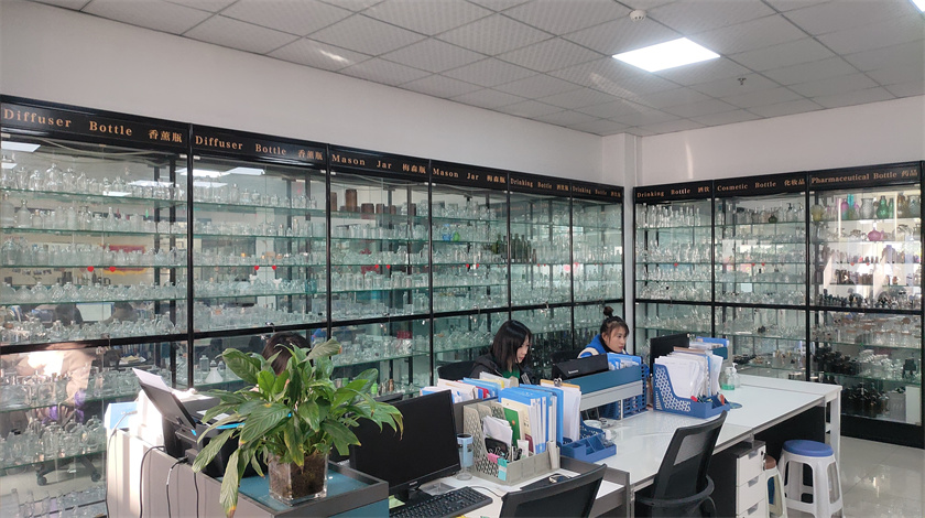 Xuzhou Shining Glass Technology Co., Ltd. Cosmetic Glass Bottle