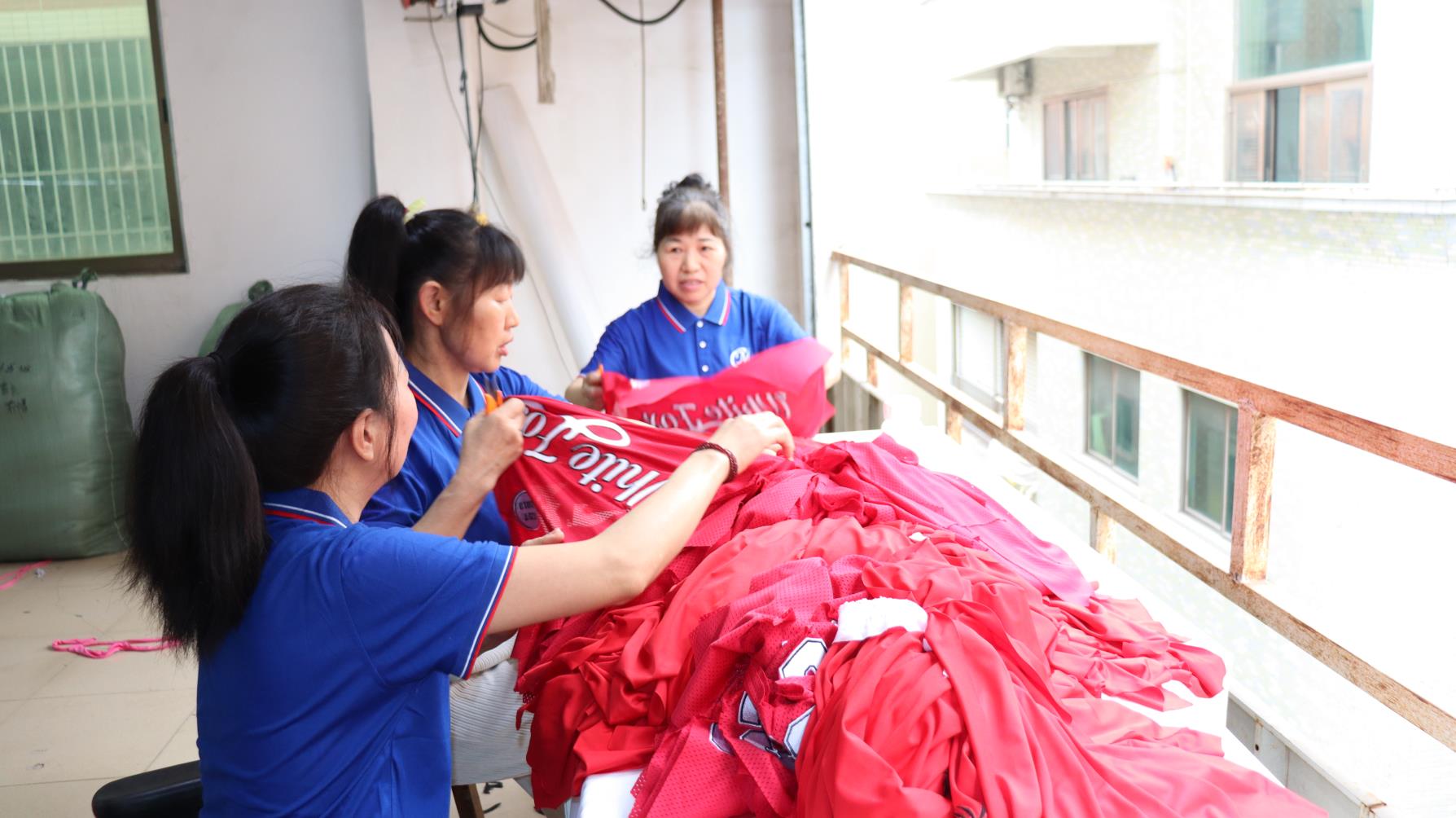 Dongguan Shatian Chengming Garment Accessories Factory Sweatshirts