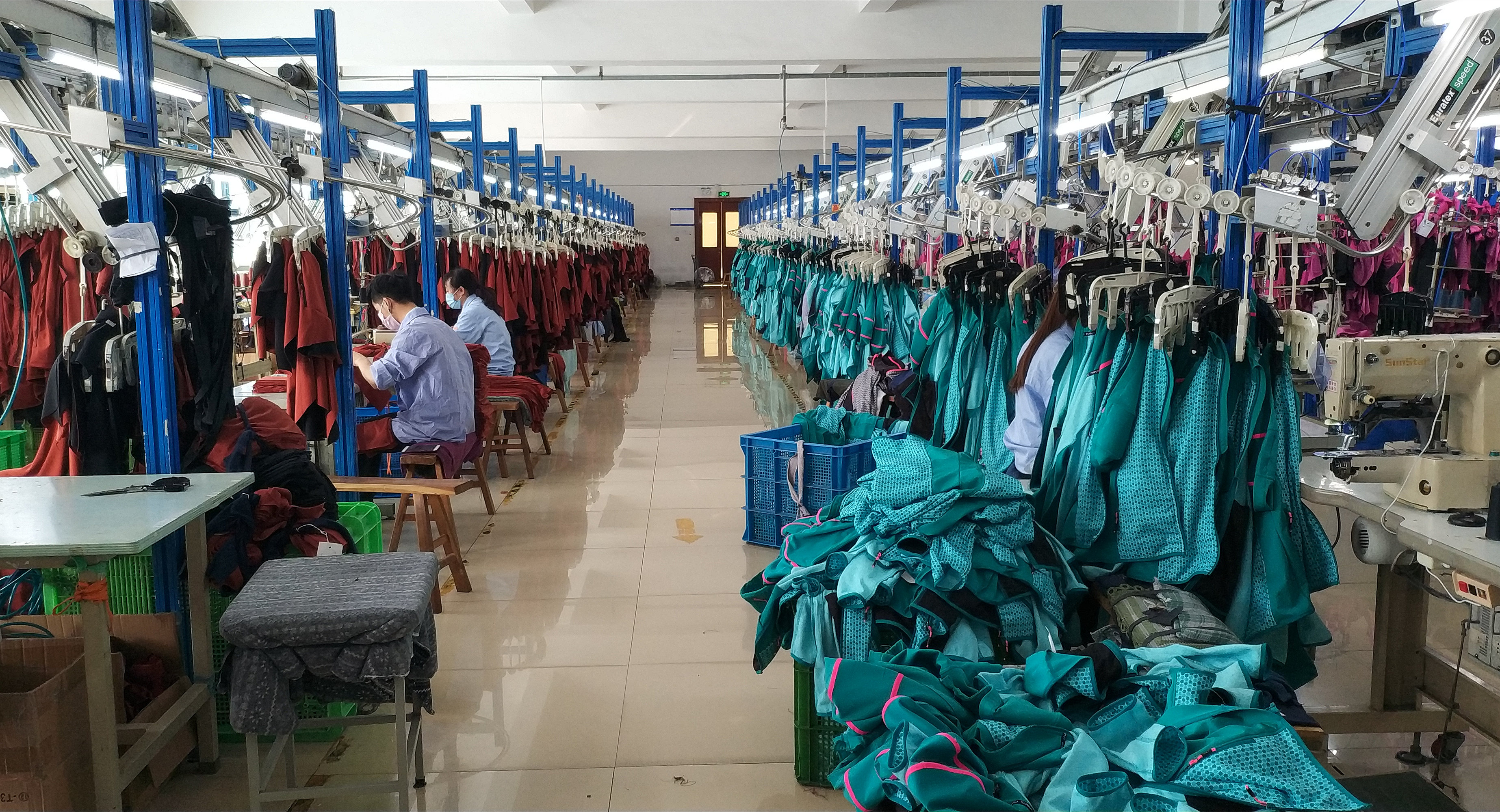 Jiangyin Yiqifeiyang Apparel Co., Ltd. factory image 2