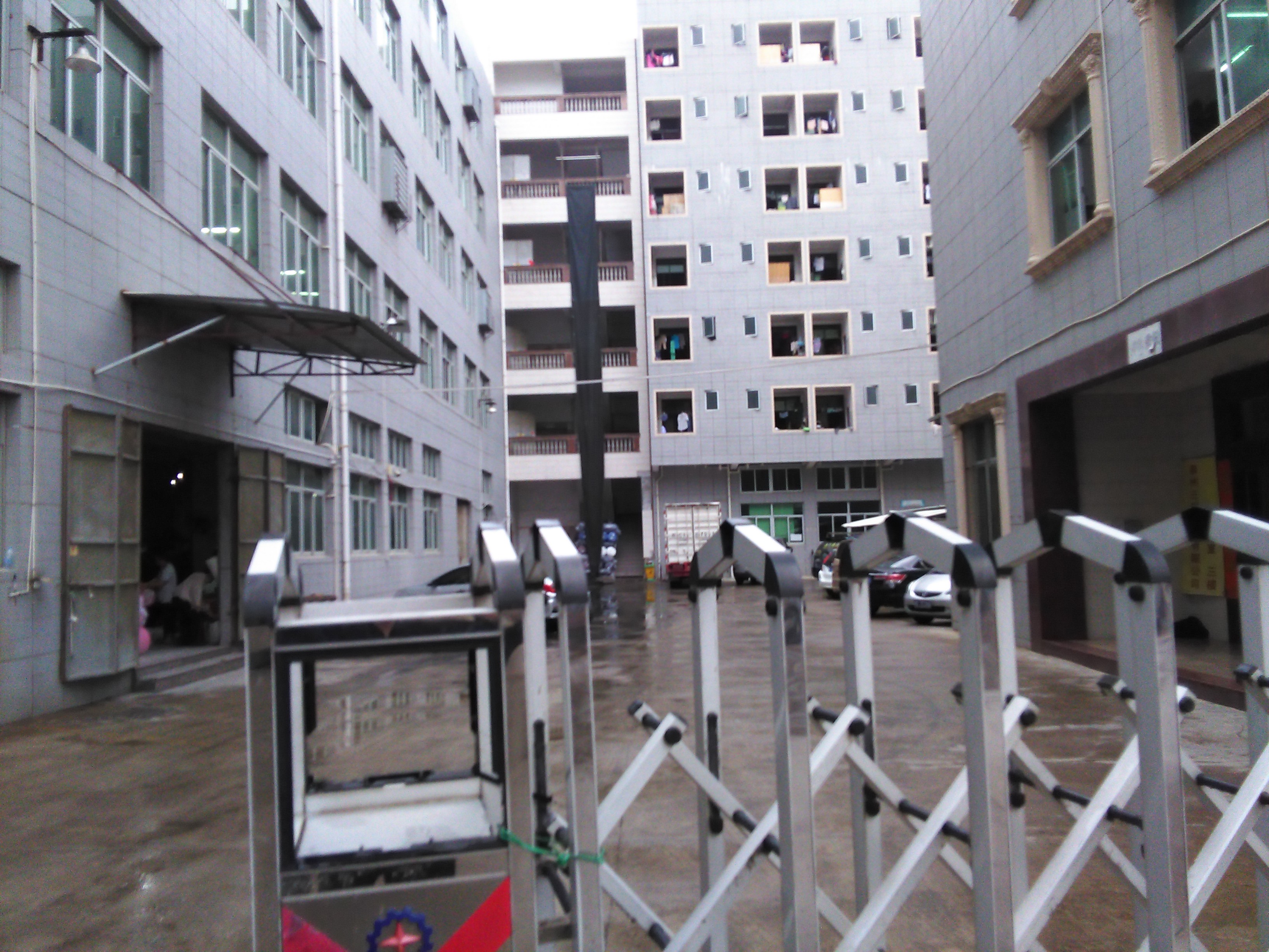 Quanzhou Maoke Outdoor Products Co., Ltd. Tracksuits