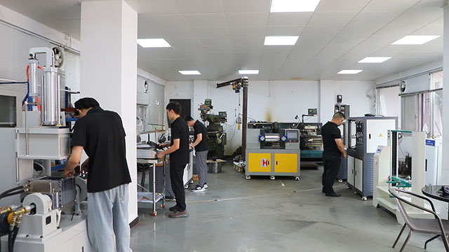 Guangdong Yuchen Machinery Equipment Co., Ltd. Vulcanization Machine