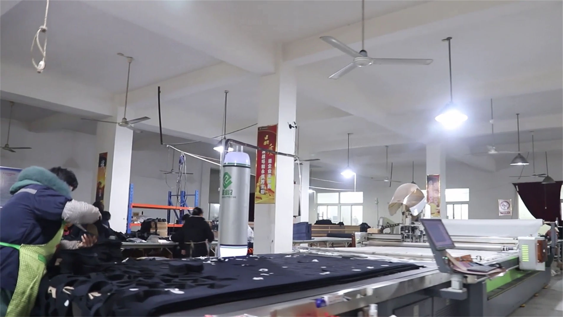 Yangzhou Hualong Body Protection Supplies Factory factory image 6