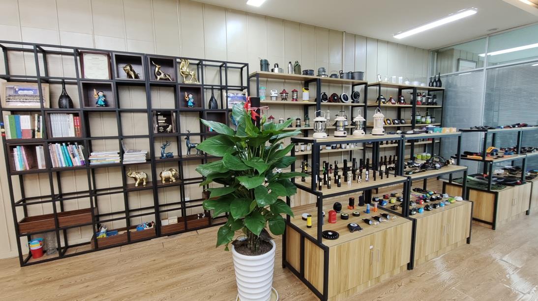 Ningbo JELO Outdoor Goods Co., Ltd. Work Lights
