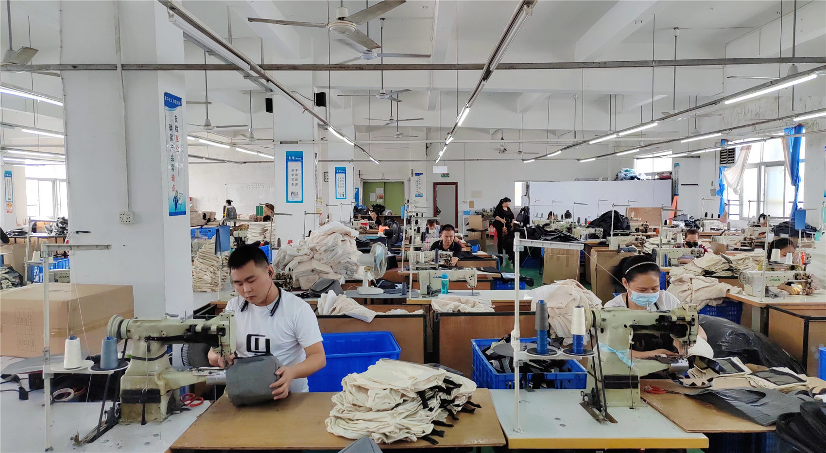 Shenzhen Yu Fu Hua Handbag Products Co., Ltd. Cooler Bags