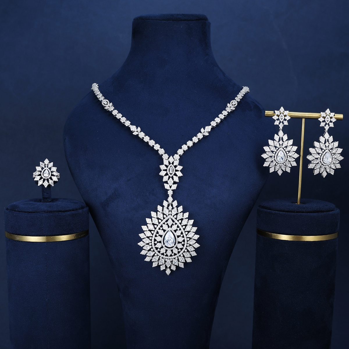 BrideTalk Original design Micro-set diamond necklace, earrings, rings, four-piece set