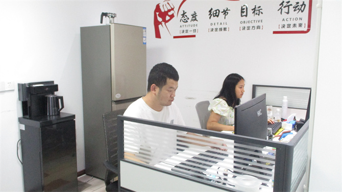 Ji'an Qingyuan Wenyuan Spices Co., Ltd. Organic Rose Hydrosol