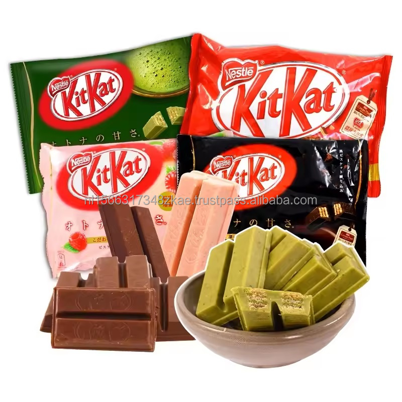 Exotic Snack Chocolates KitKat Classic White wafer Chocolate Hazelnut flavor/Strawberry flavor 120g