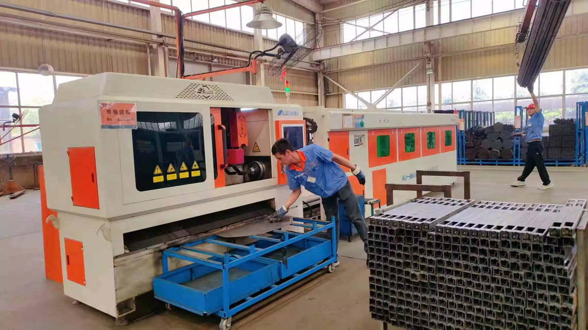 Shanghai Dachi Auto Power Co. Ltd. Low-Speed Electric Car