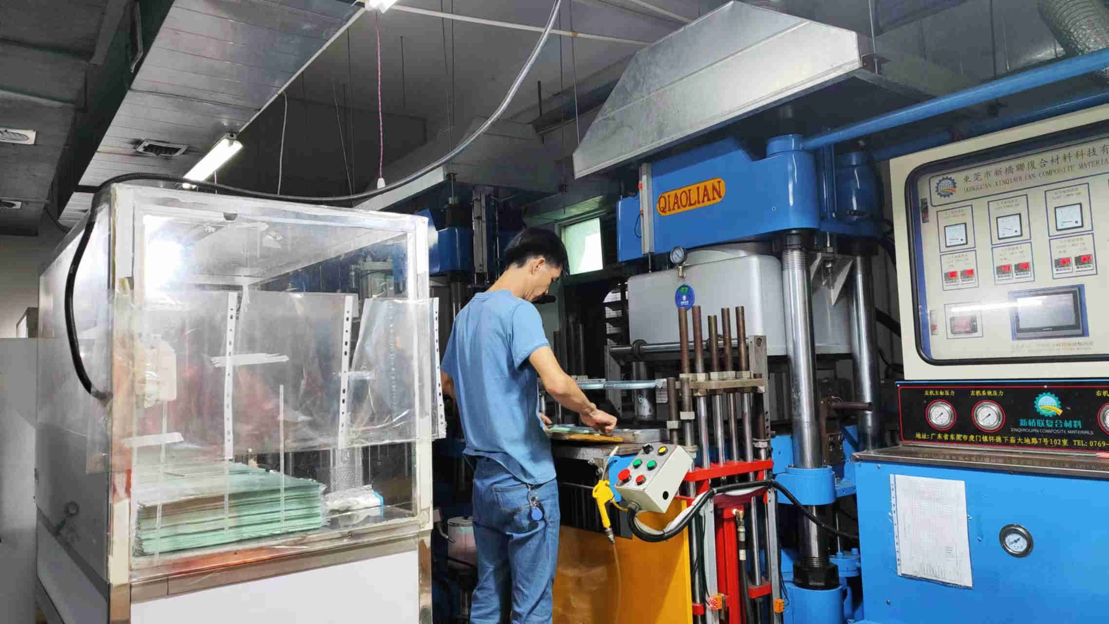 Shenzhen Aierdi Tech Ltd. pet licking mats