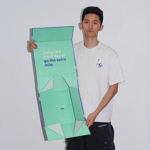 Custom Logo Black Matte Rigid Gift Paper Box Recyclable  Folding Magnetic Paper Box with Ribbon Handle