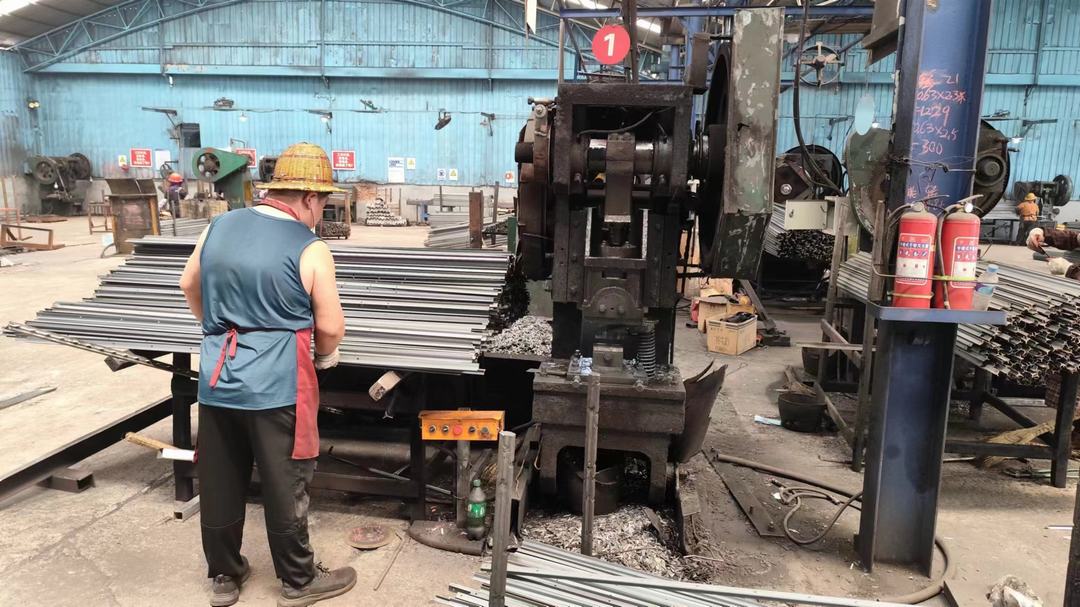 Dezhou Hualude Hardware Products Co., Ltd. Roofing Nails