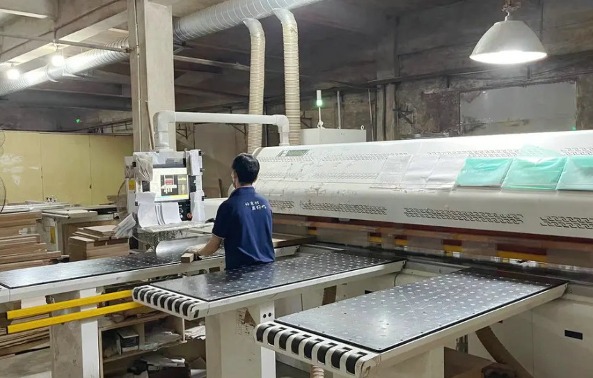 Dongguan Minghao Smart Home Technology Co., Ltd. Dining Table