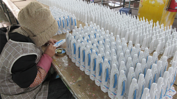 Quanzhou Tianrong Gifts Co., Ltd. Resin figurines