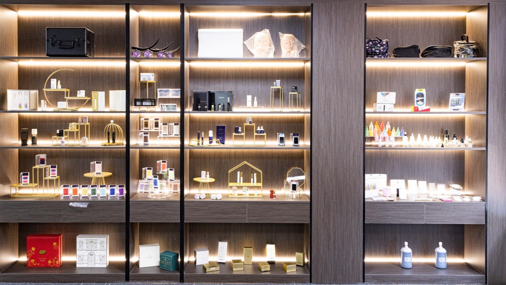 Guangzhou Unimore Cosmetics Limited Eyelash Foam