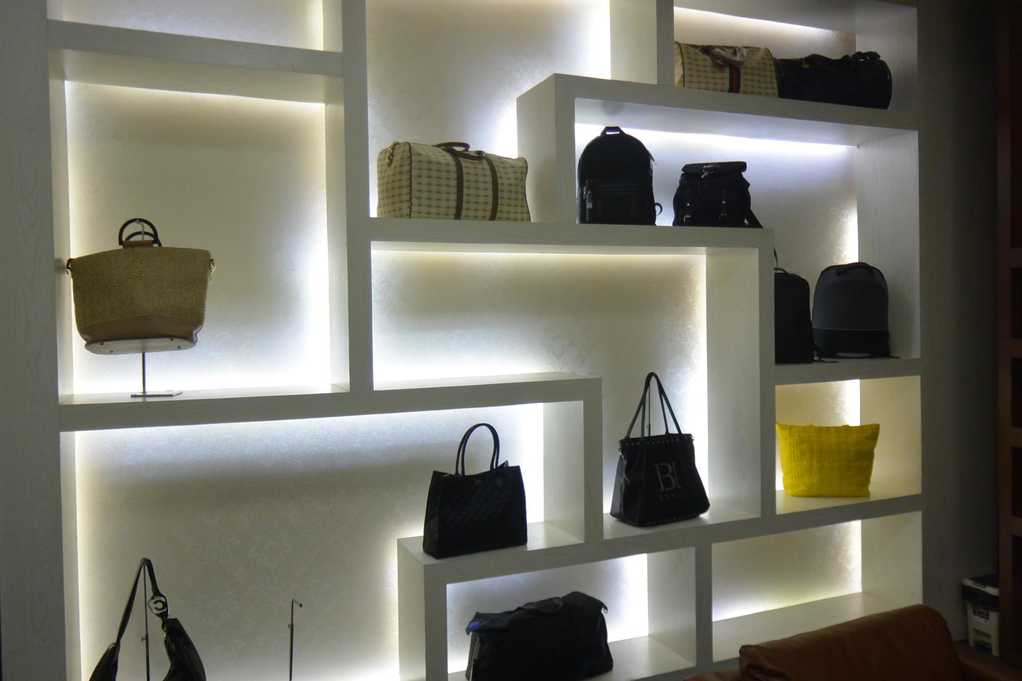 Dongguan City Bohai Bags and Luggage Co., Ltd. Ladies Handbags