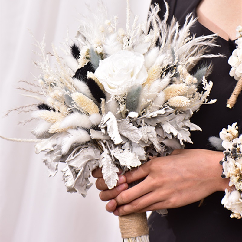 Yunnan Huazhu Trade Co., Ltd. Wholesale romantic quality natural dried flowers bouquet DIY wedding wreath for decoration wedding bridal bouquet