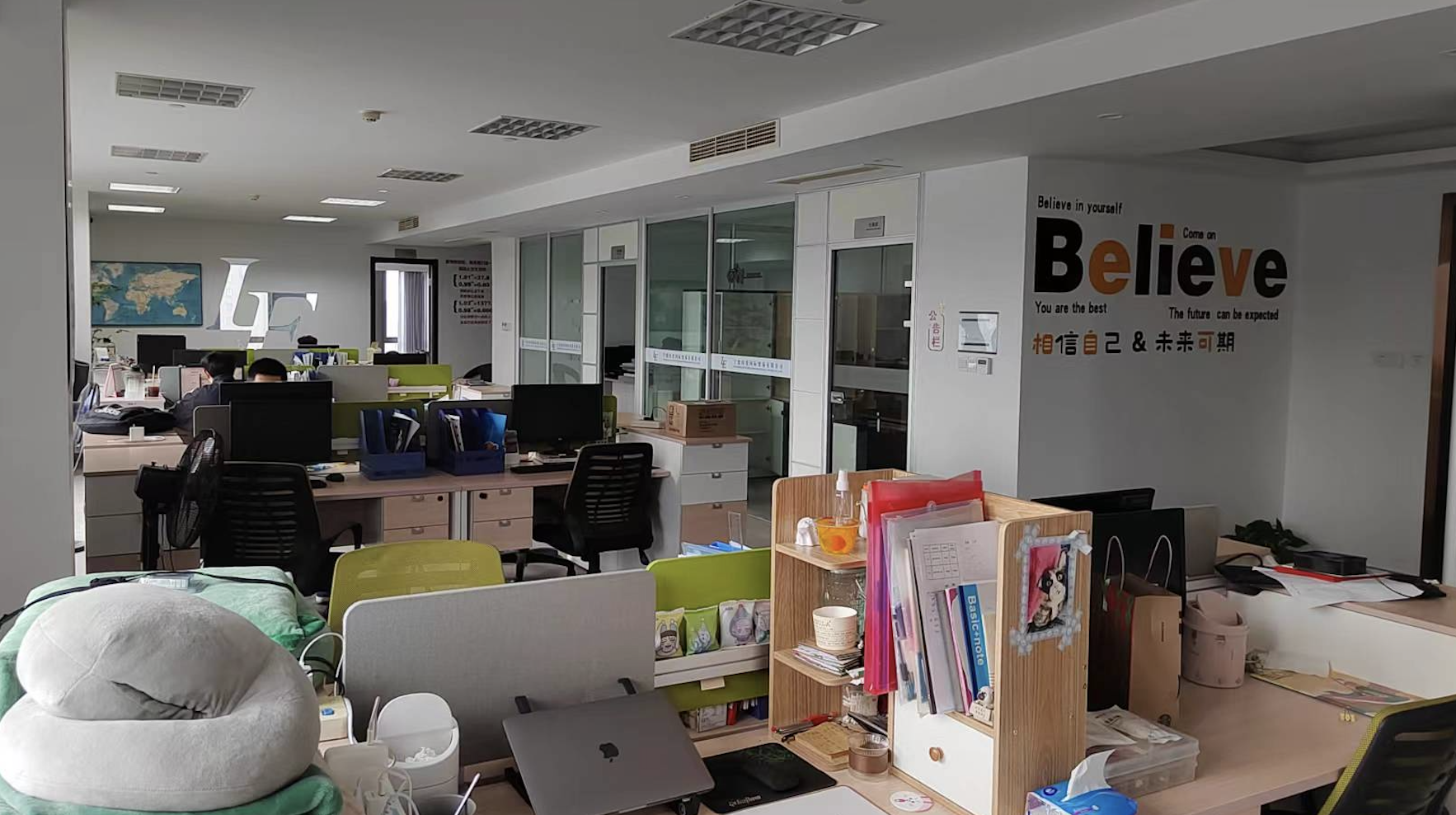 Ningbo Latitude International Trade Co., Ltd. Power Distribution Units