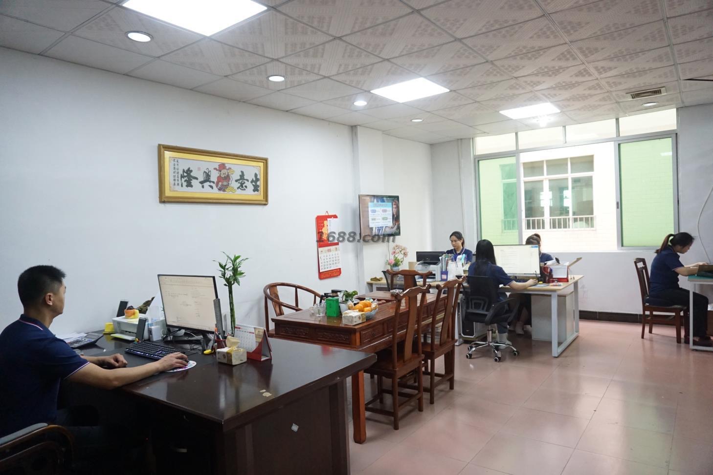 Guangzhou Yigao Thread Industry Co., Ltd. Polyester Sewing Thread