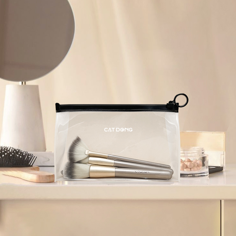 Custom Travel Portable PVC Makeup Bag with Waterproof Clear Transparent Zipper Fashionable Wash Colorful Beauty Storage Solution