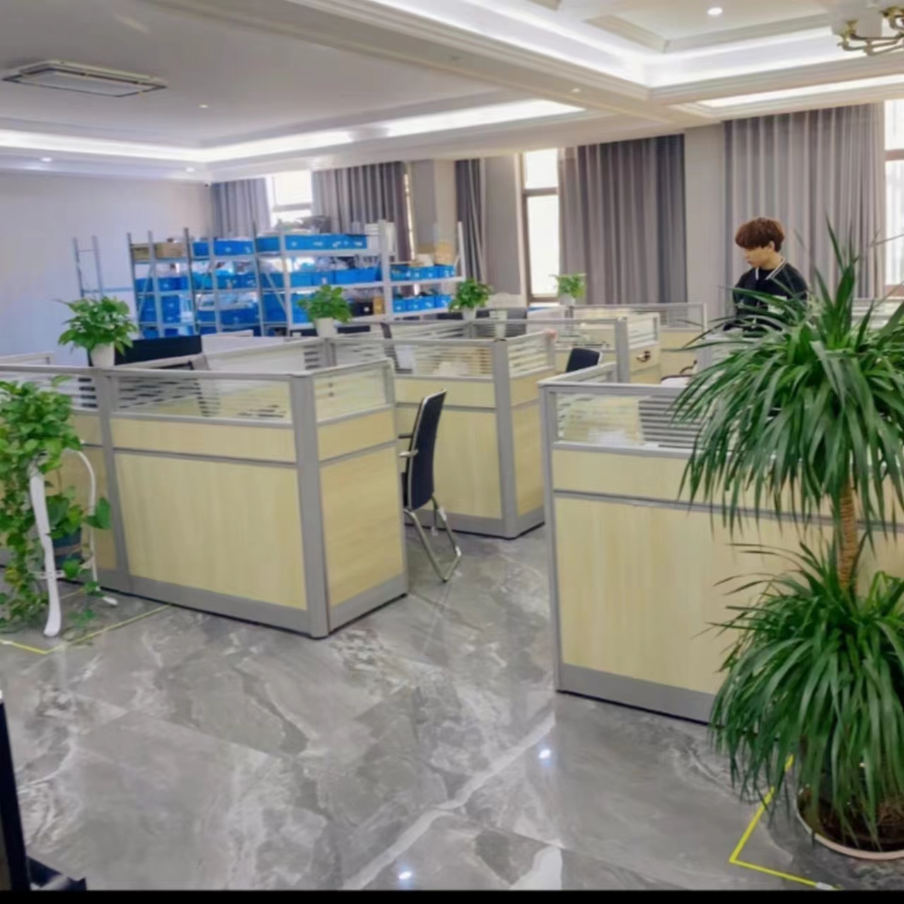 SHANGHAI LEMENG TEXTILE & GARMENT CO.,LTD. shawl